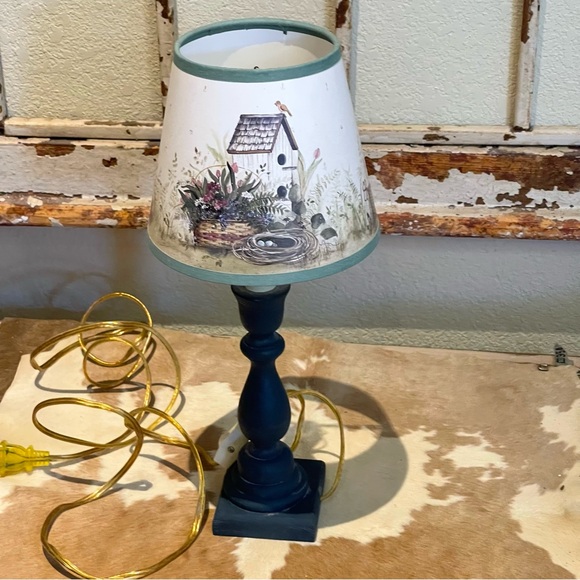 Vintage Homestead Shoppe table lamp 15” h - Picture 3 of 13
